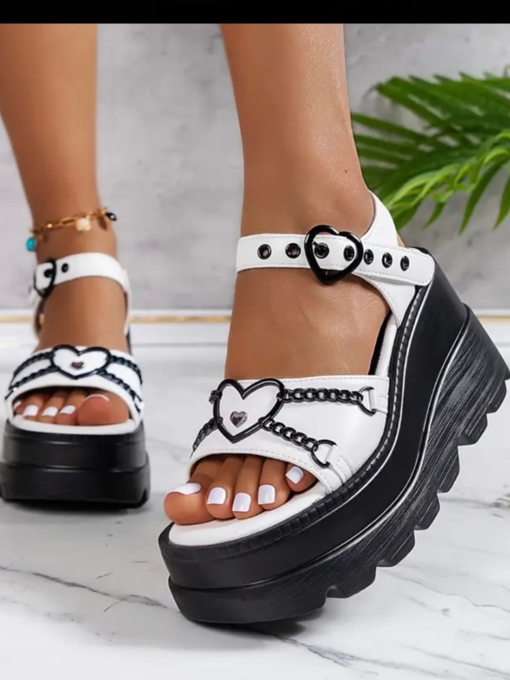 NWT🤩 |•White Goth Platform Sandals•| Size 36 / 6